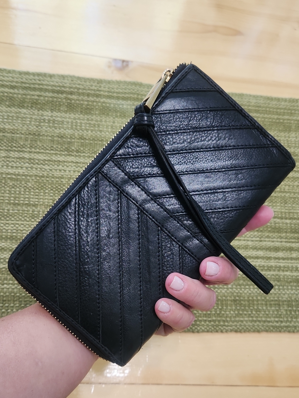 margot New York Gabby Leather Chevron Wallet Wristlet Clutch Black